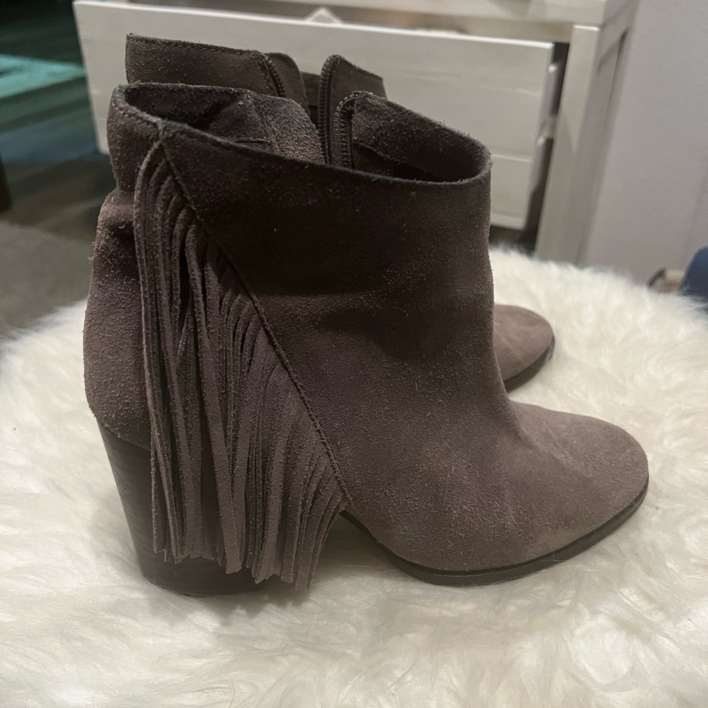 Arturo Chiang Gray suede booties